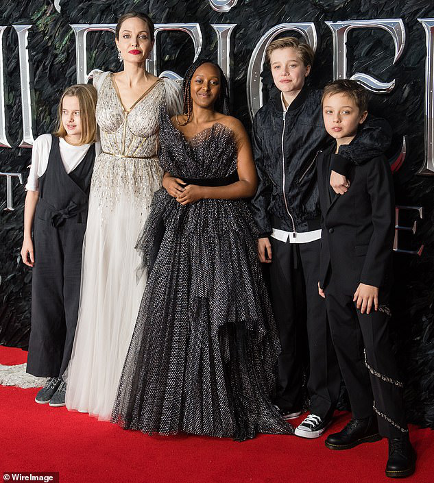 Angelina Jolie trải lòng việc chăm 6 con thời Covid-19 - Ảnh 1.