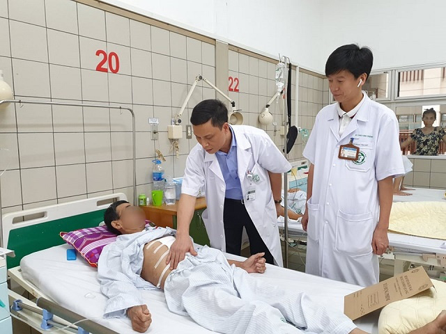 Chế thực quản bằng đại tr&agrave;ng cho bệnh nh&acirc;n mắc 2 bệnh ung thư đường ti&ecirc;u ho&aacute; - Ảnh 1.