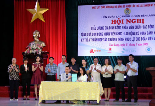 Hải Phòng: Phiên chợ 0 đồng đến với công nhân khó khăn