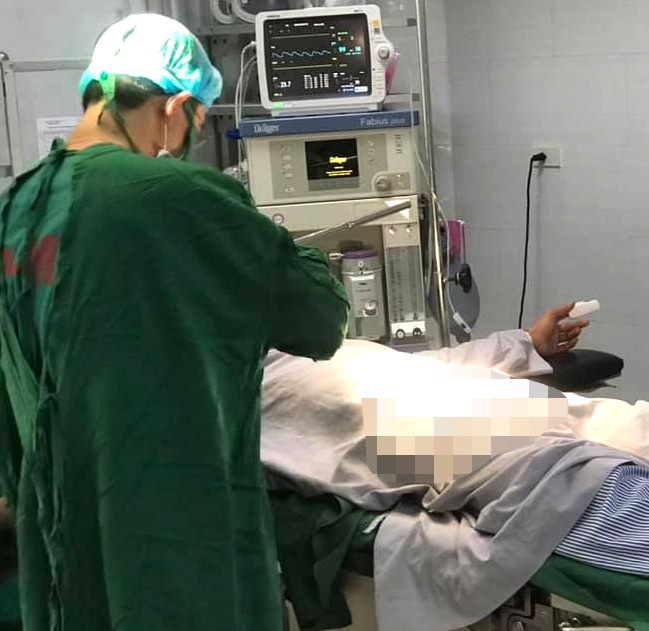 Nam thanh niên 27 tuổi nhập viện cấp cứu vì sở thích tự bẻ cong “cậu nhỏ”