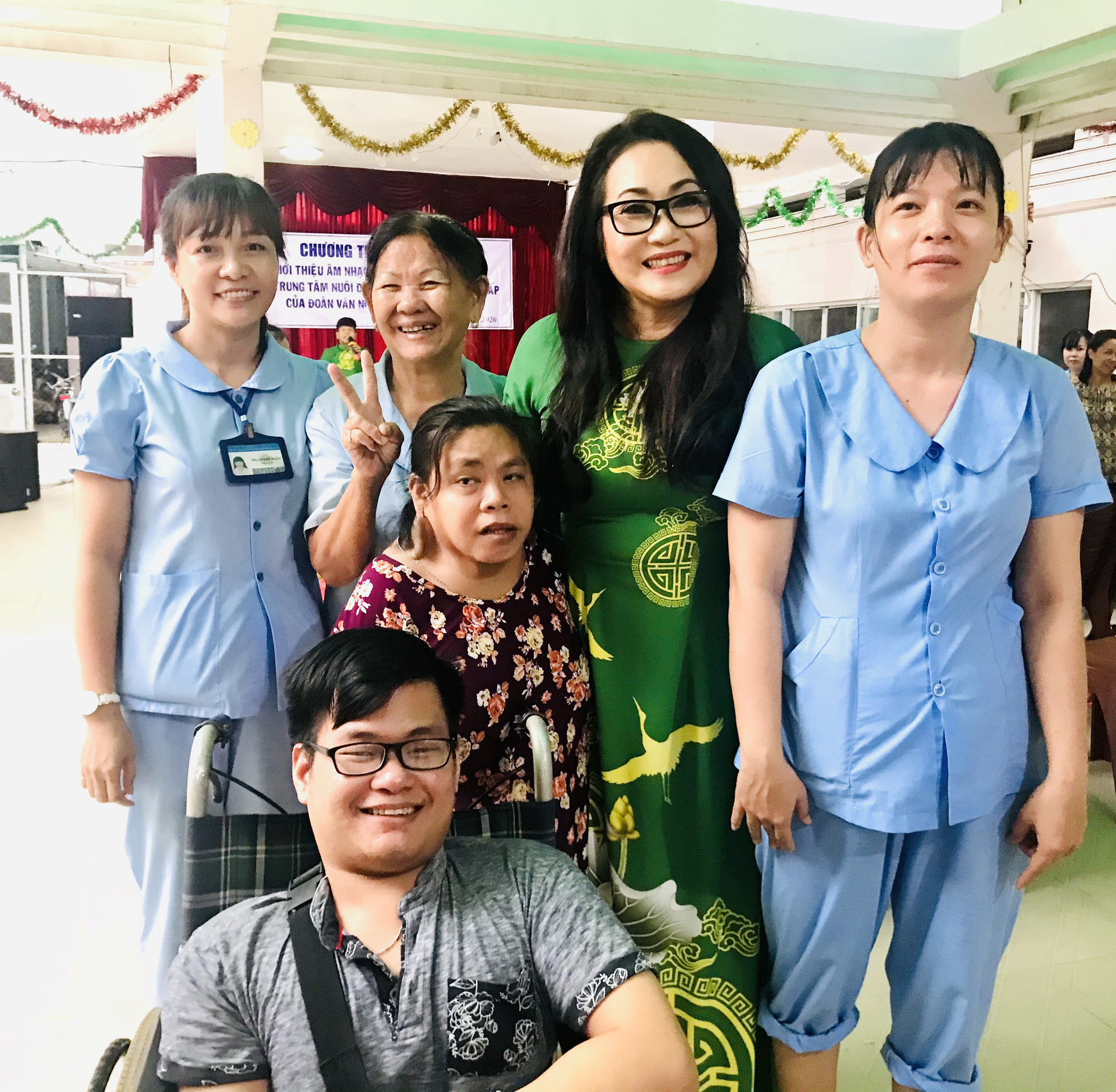 Nghệ sĩ Thanh Hằng đem tiếng hát đến trẻ em mồ côi - Ảnh 2.