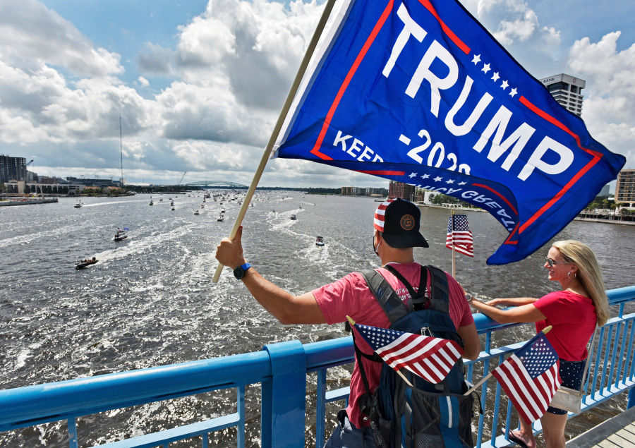 Dân Florida tưng bừng mừng sinh nhật Tổng thống Trump