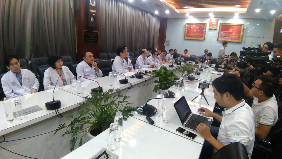 Người đ&agrave;n &ocirc;ng miền Nam gh&eacute;p tim người phụ nữ miền Bắc xuất viện - Ảnh 1.