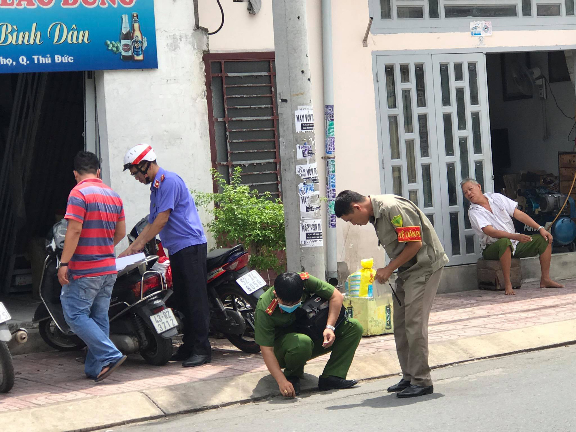 Người đàn bà bị tình nhân trẻ truy sát ôm bụng kêu cứu ở Thủ Đức