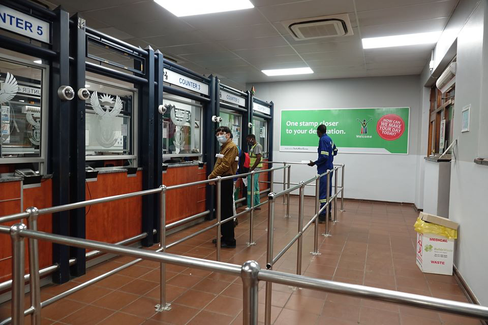 Phượt thủ Trần Đặng Đăng Khoa về nước sau h&agrave;nh tr&igrave;nh 1.000 ng&agrave;y v&ograve;ng quanh thế giới bằng xe m&aacute;y - Ảnh 14.