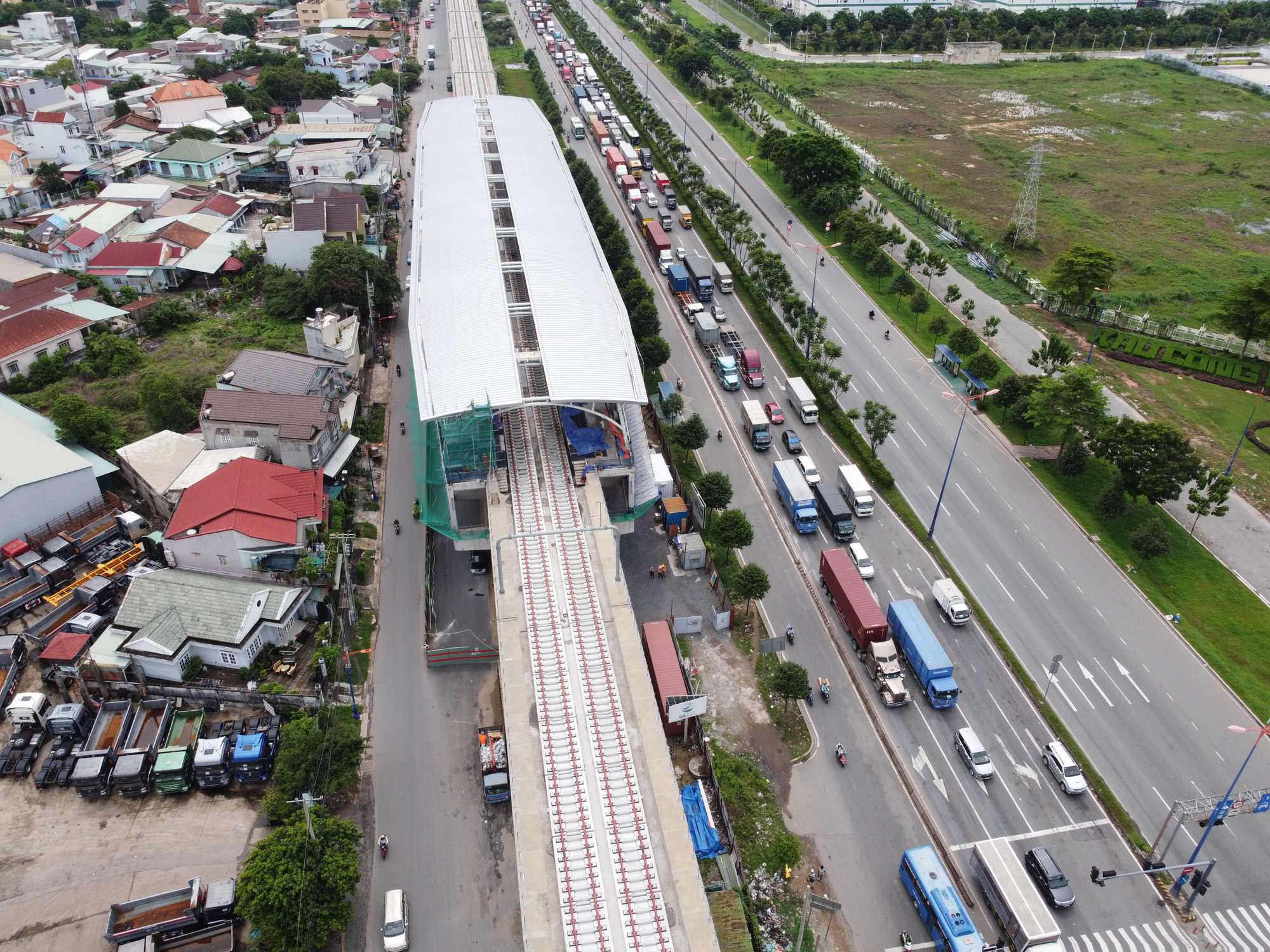 Cận cảnh ga trên cao tuyến metro Bến Thành - Suối Tiên sắp hoàn thiện - Ảnh 3.