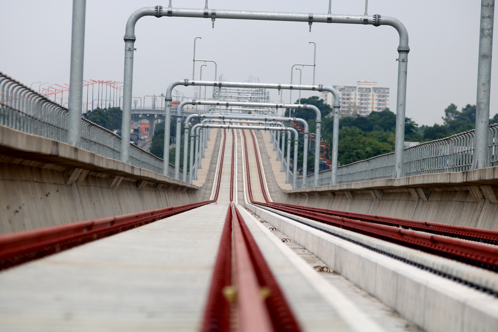 Cận cảnh ga trên cao tuyến metro Bến Thành - Suối Tiên sắp hoàn thiện - Ảnh 10.