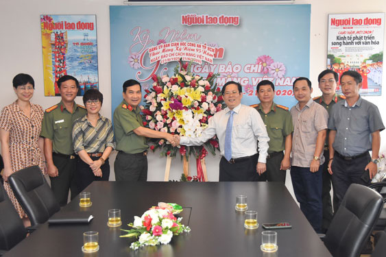 Cùng Báo Người Lao Động đưa tin kịp thời đến bạn đọc - Ảnh 1.