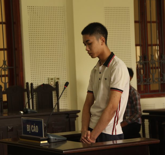 Bị chặn đánh, nam thanh niên rút dao đâm chết 2 người, 1 bị thương