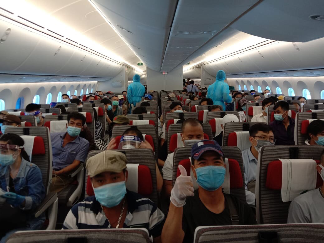 Sân bay Tân Sơn Nhất đón 266 người Việt từ Trung Đông về nước
