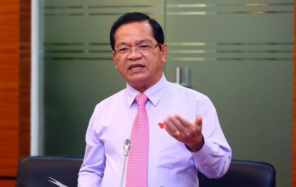 Bộ Chính trị thi hành kỷ luật Bí thư Quảng Ngãi Lê Viết Chữ