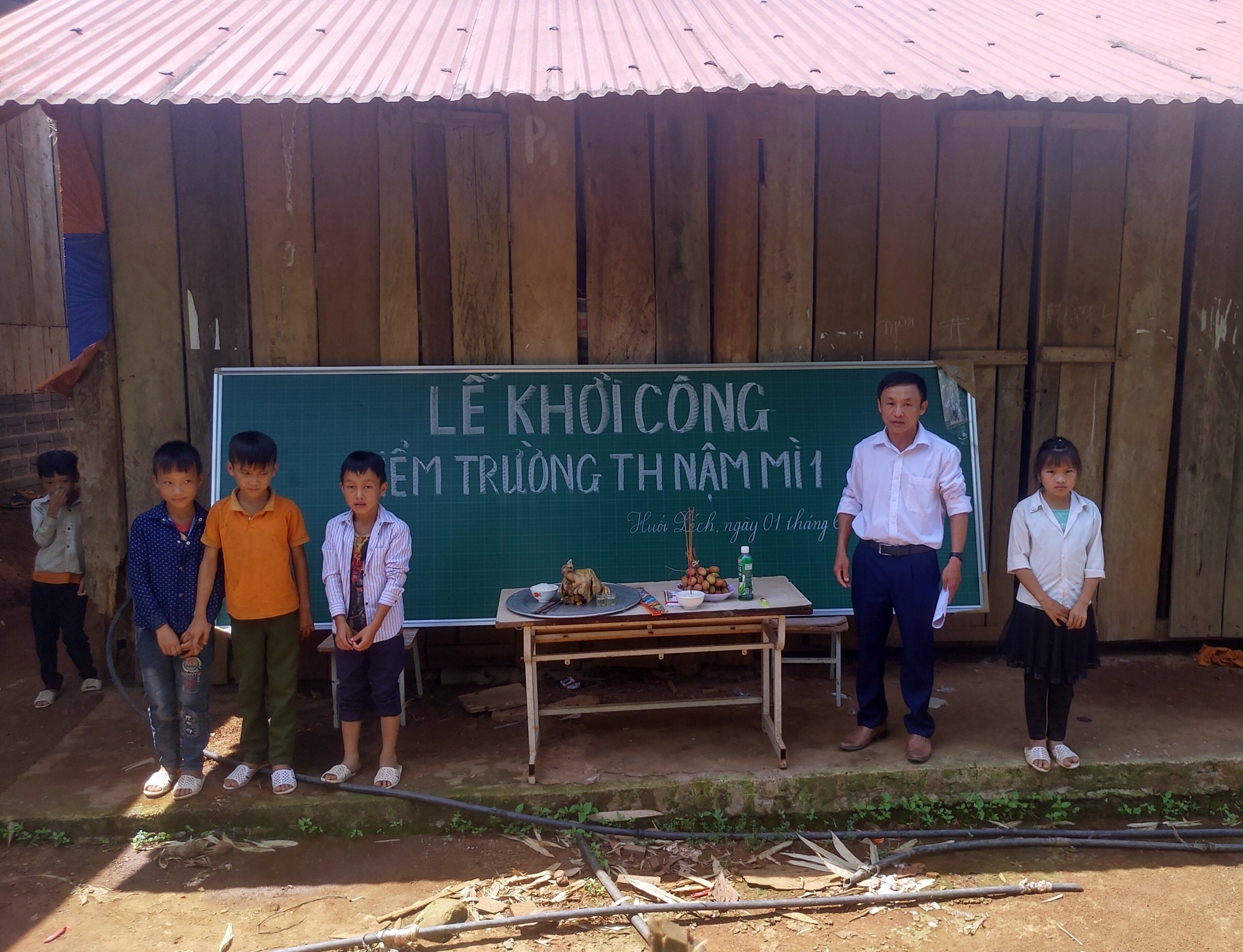 Xây 4 trường học cho con em người lao động vùng cao