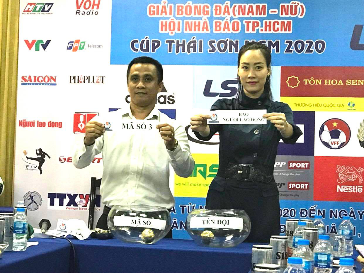 Giải futsal Hội Nh&agrave; b&aacute;o TP HCM: S&acirc;n chơi vui khỏe của người cầm b&uacute;t - Ảnh 3.