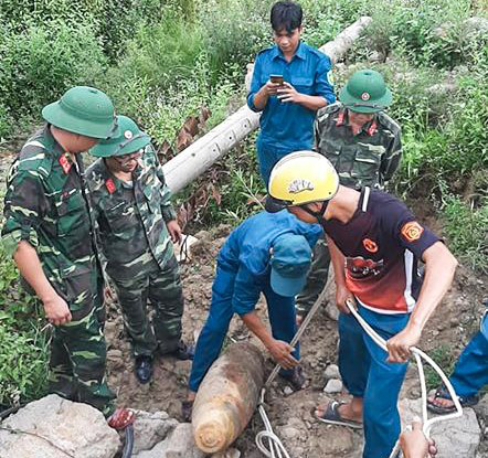 Quả bom nặng 230 kg được phát hiện ở trại giam - Ảnh 3.