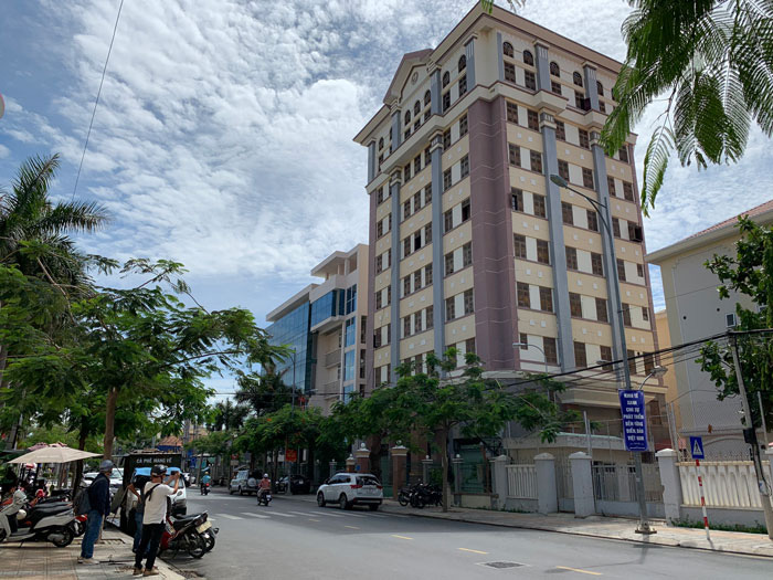Kh&aacute;nh H&ograve;a t&igrave;m c&aacute;ch giải quyết chuyện l&atilde;ng ph&iacute; trụ sở tr&ecirc;n đất v&agrave;ng - Ảnh 1.
