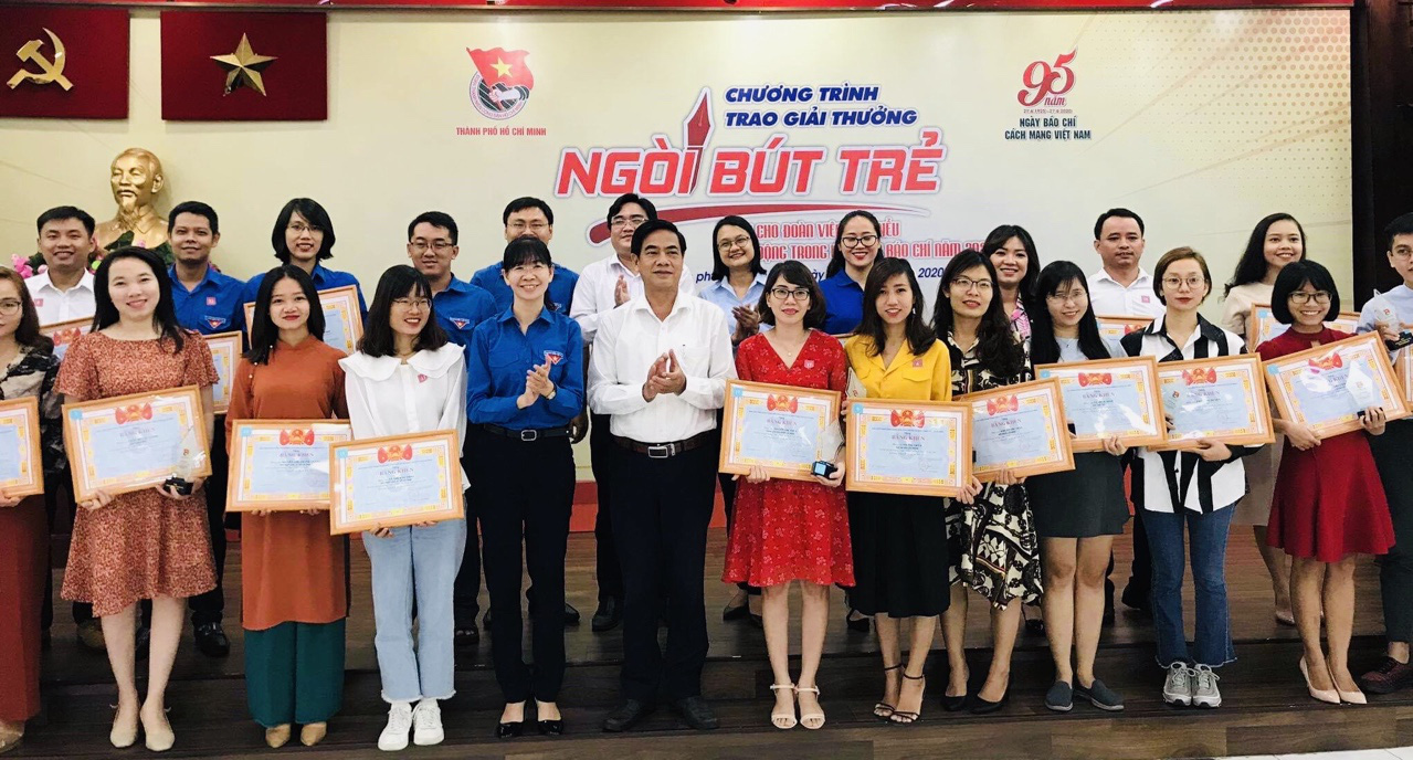 Thành đoàn TP HCM tuyên dương 24 cá nhân đạt giải thưởng "Ngòi bút trẻ" năm 2020