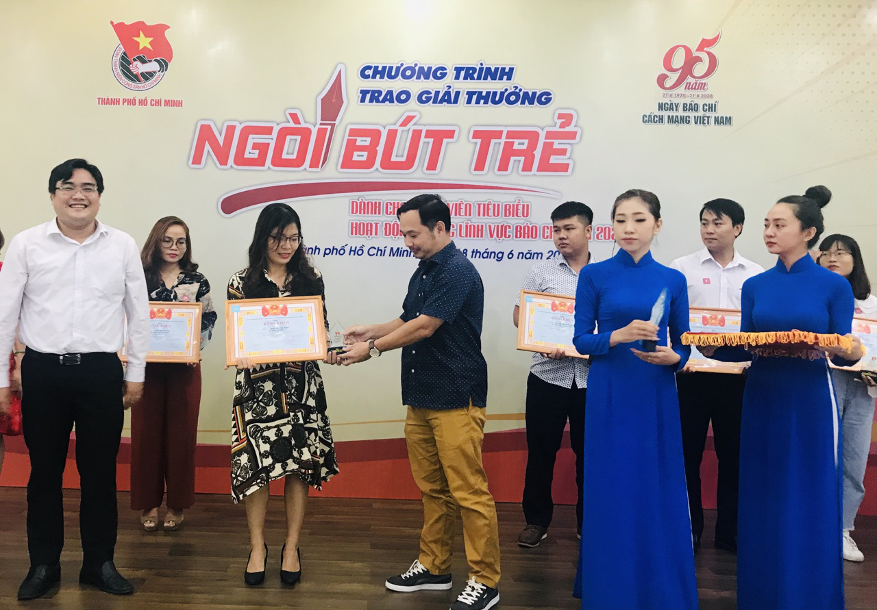Thành đoàn TP HCM tuyên dương 24 cá nhân đạt giải thưởng Ngòi bút trẻ năm 2020 - Ảnh 2.