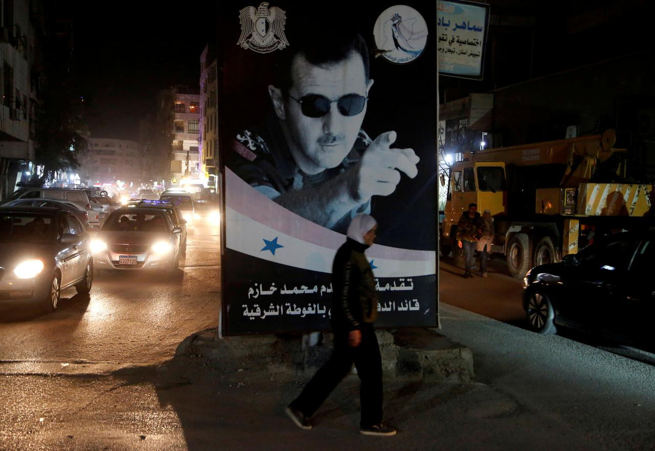 Mỹ trừng phạt Syria chưa từng thấy, &ocirc;ng Assad bị v&acirc;y &eacute;p - Ảnh 1.