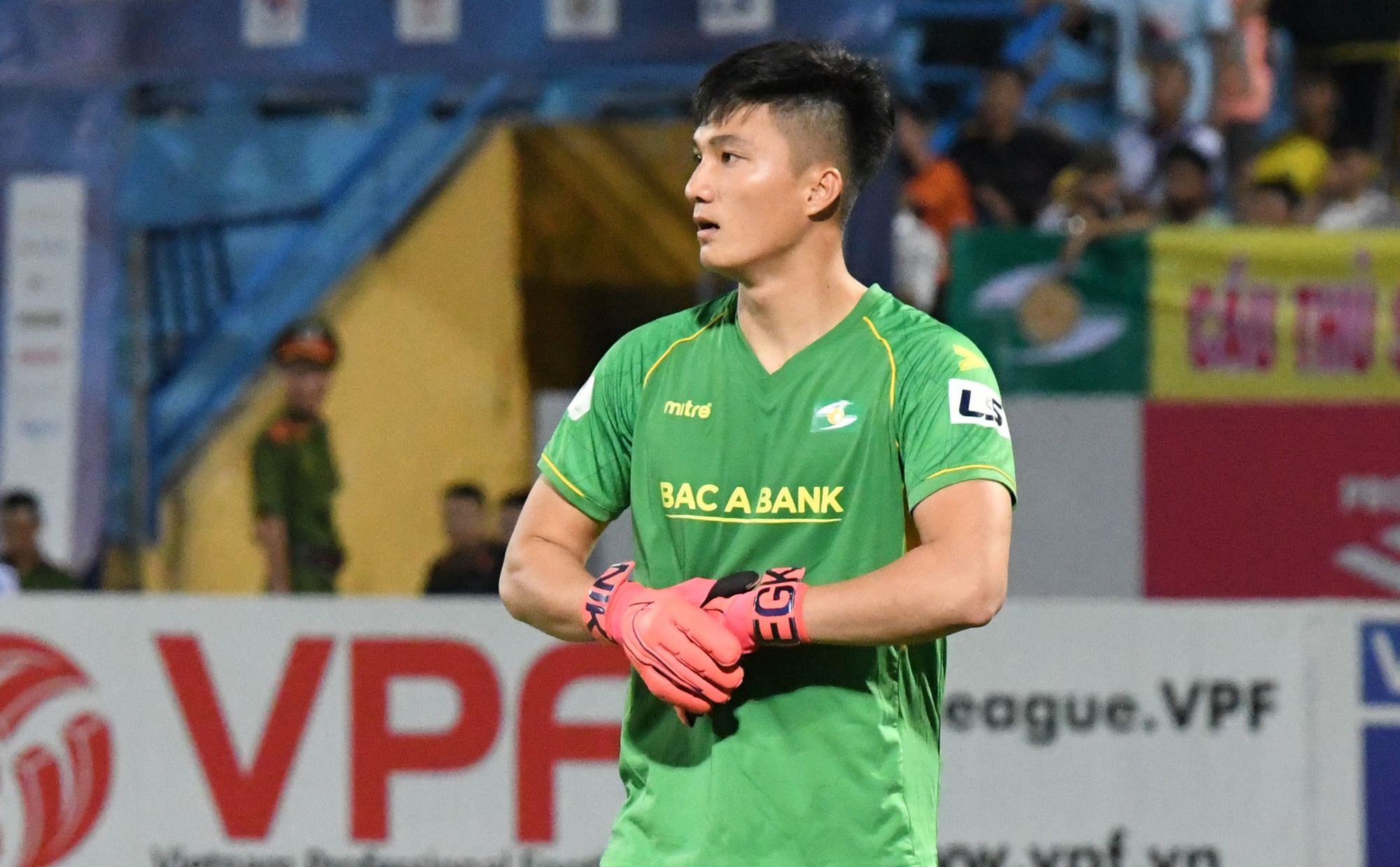 Văn Hoàng tự tin thay Đặng Văn Lâm
