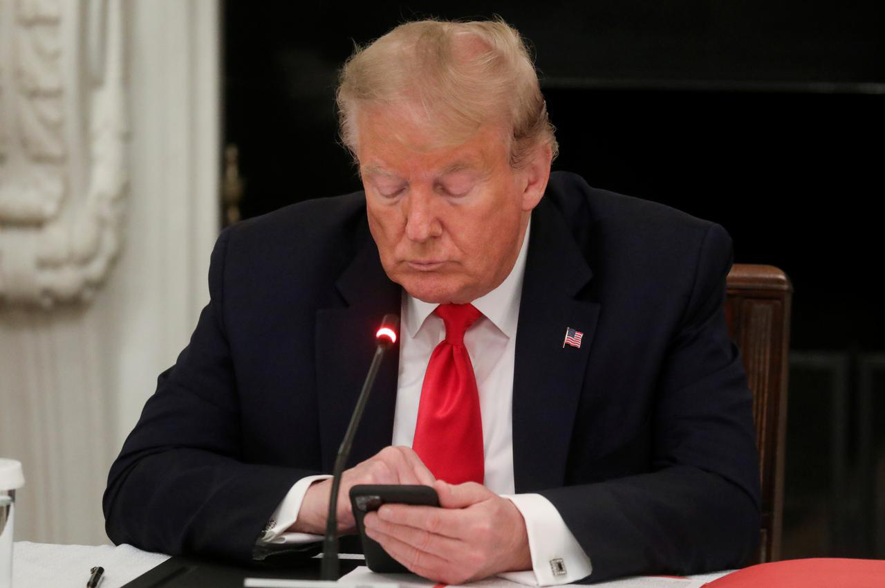 Tổng thống Trump dọa cắt đứt quan hệ với Trung Quốc