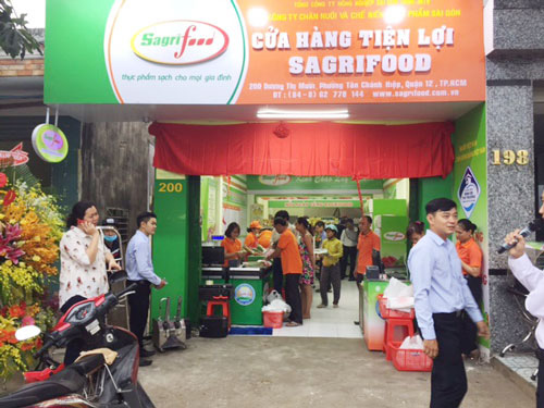 Sagrifood bán gà thả vườn VietGAP trên Lazada giá 79.000 đồng/con