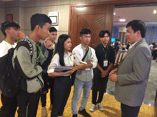 NHỮNG NGƯỜI ĐẦY NHIỆT HUYẾT: Ăn, ngủ cùng... kinh tế sáng tạo!