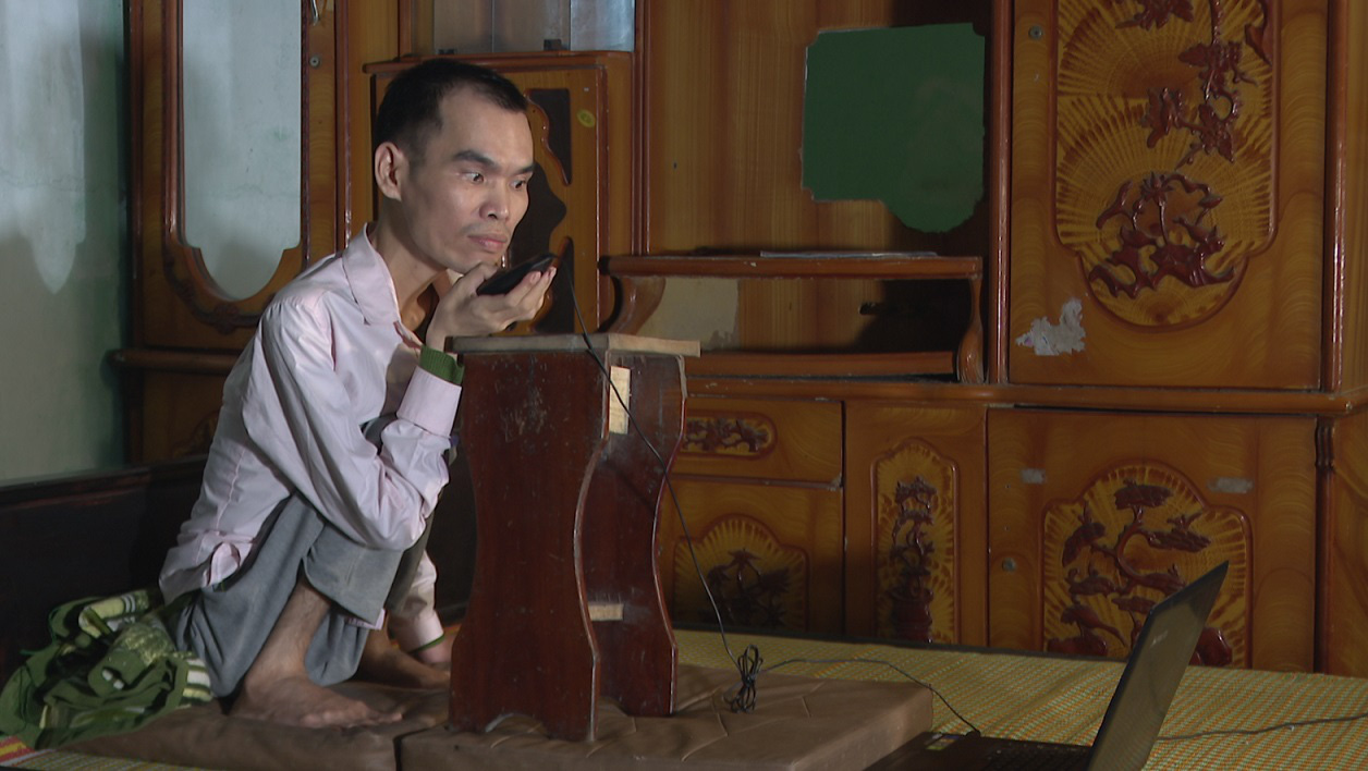 Ch&agrave;ng trai liệt tứ chi l&agrave;m n&ecirc;n kỳ t&iacute;ch về nghị lực sống - Ảnh 2.