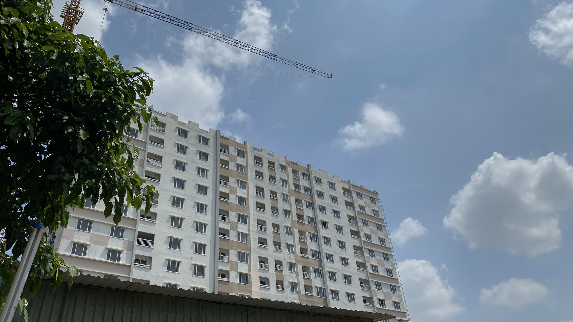 Lập đo&agrave;n gi&aacute;m s&aacute;t dự &aacute;n chung cư x&acirc;y lố tầng tại TP HCM - Ảnh 1.