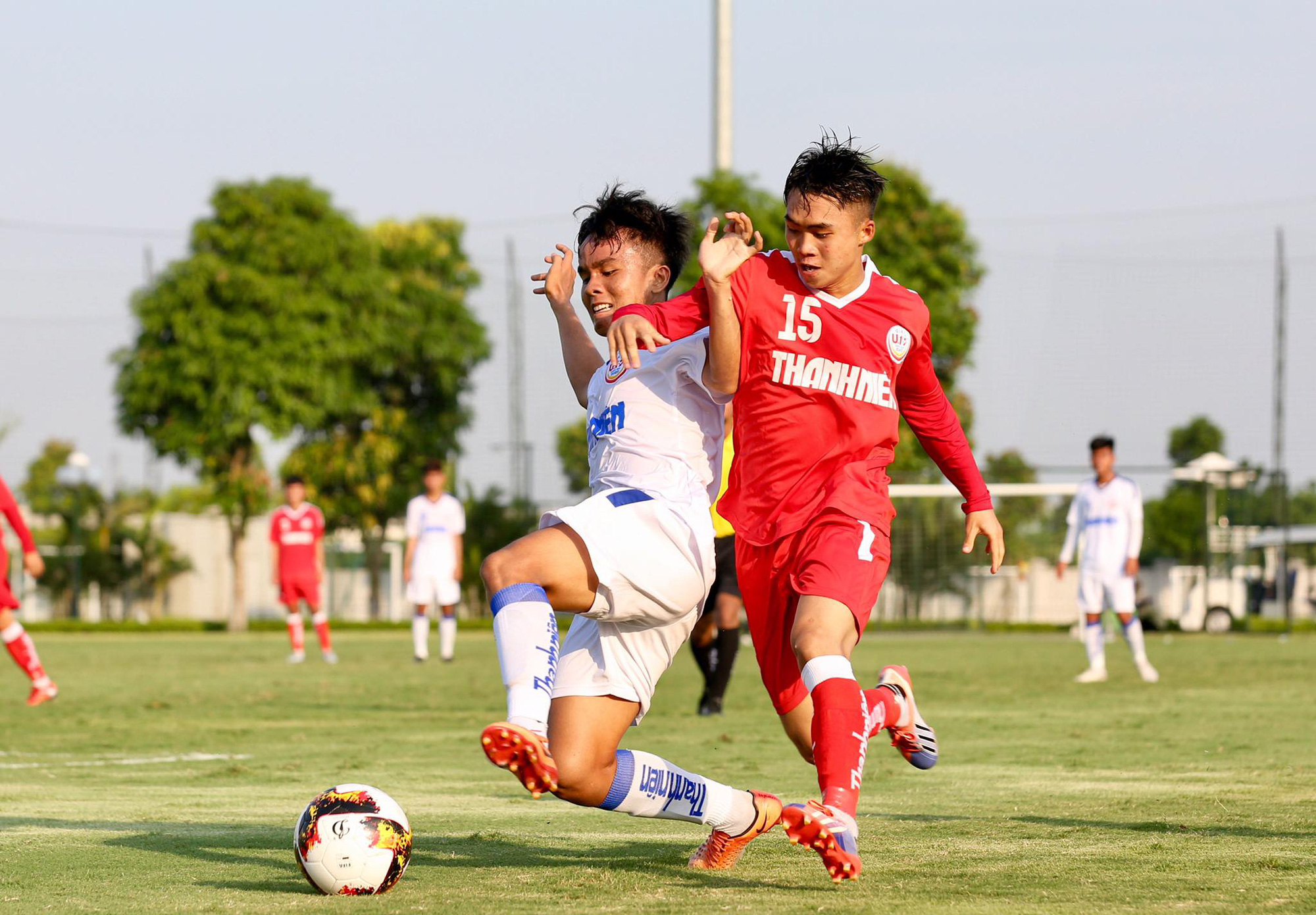 VCK U19 Quốc gia 2020: TP HCM gục ng&atilde; ph&uacute;t cuối, HAGL cầm h&ograve;a chủ nh&agrave; - Ảnh 1.