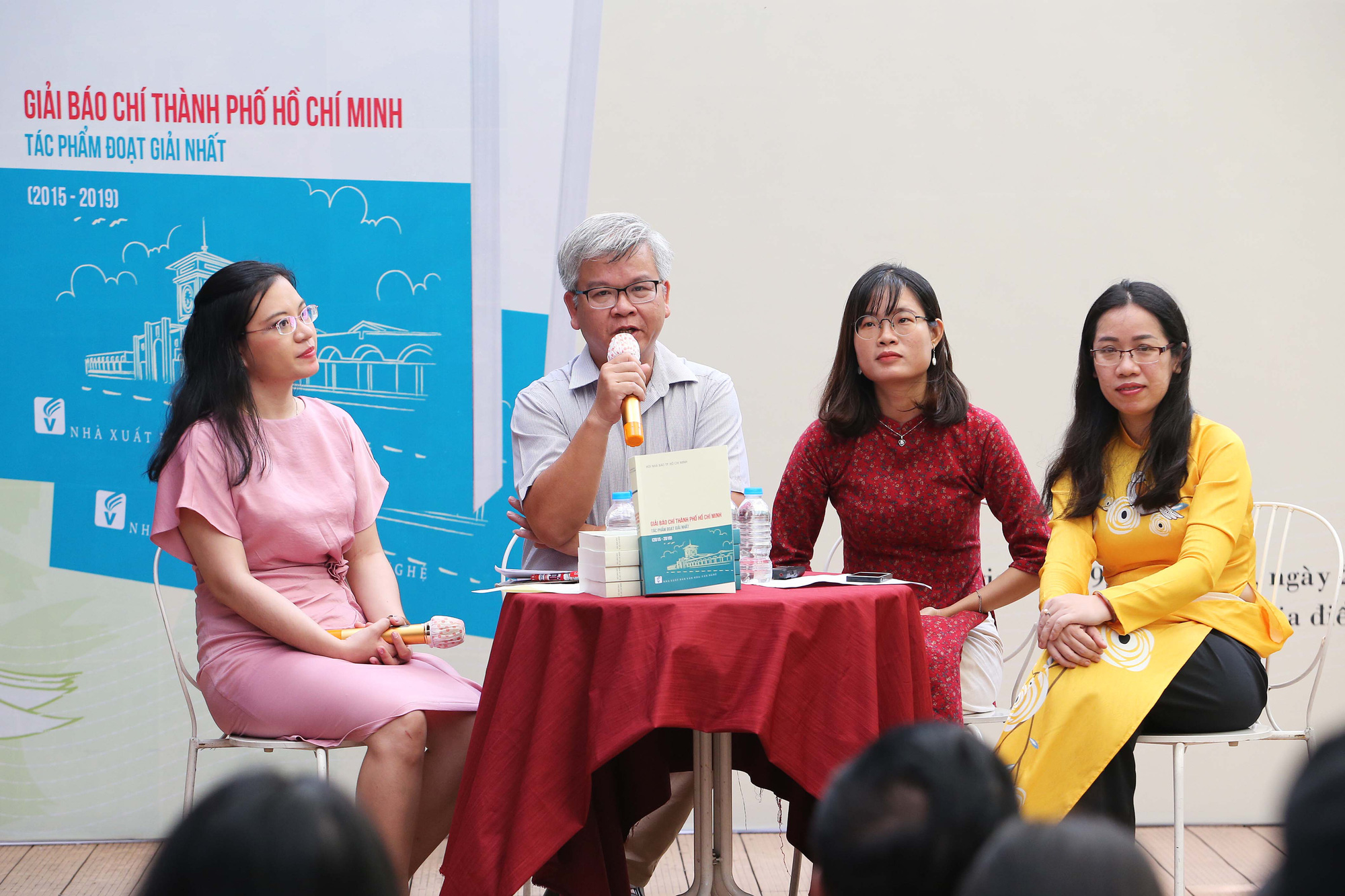 Ra mắt sách "Giải báo chí TP HCM - Tác phẩm đoạt giải nhất (2015 - 2019)