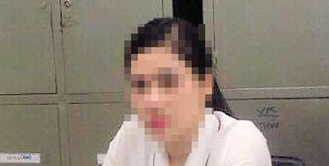 Phía sau 2  hotgirl Nguyễn Thị Hương Ly và Phạm Thị Thanh Huyền