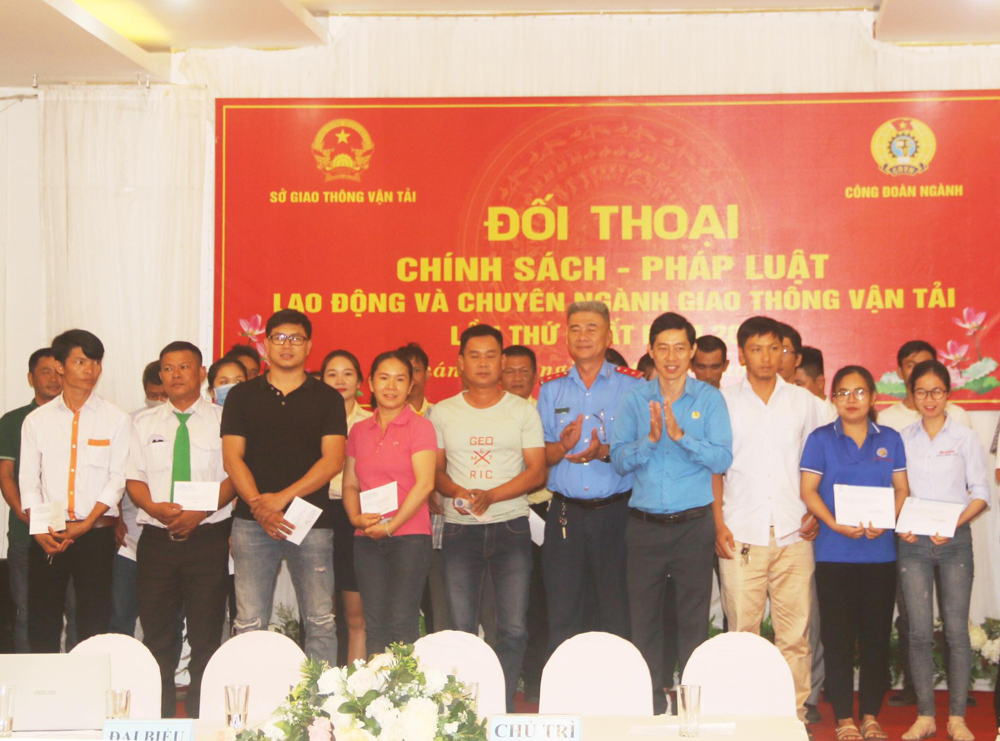 Lắng nghe tâm tư của dân