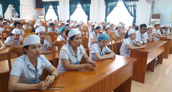 Lương hơn 37 triệu đồng/tháng chờ 100 nữ hộ lý Việt tại Nhật