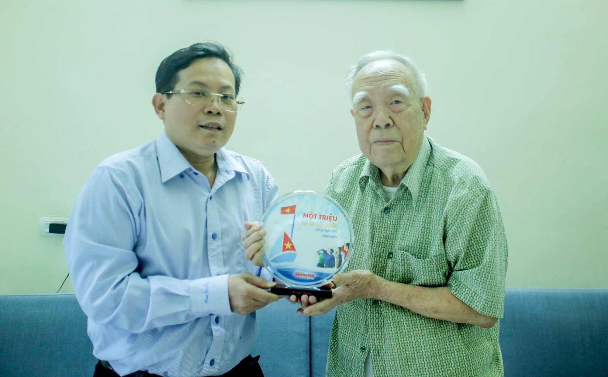 Chương trình "Một triệu lá cờ Tổ quốc cùng ngư dân bám biển" rất ý nghĩa