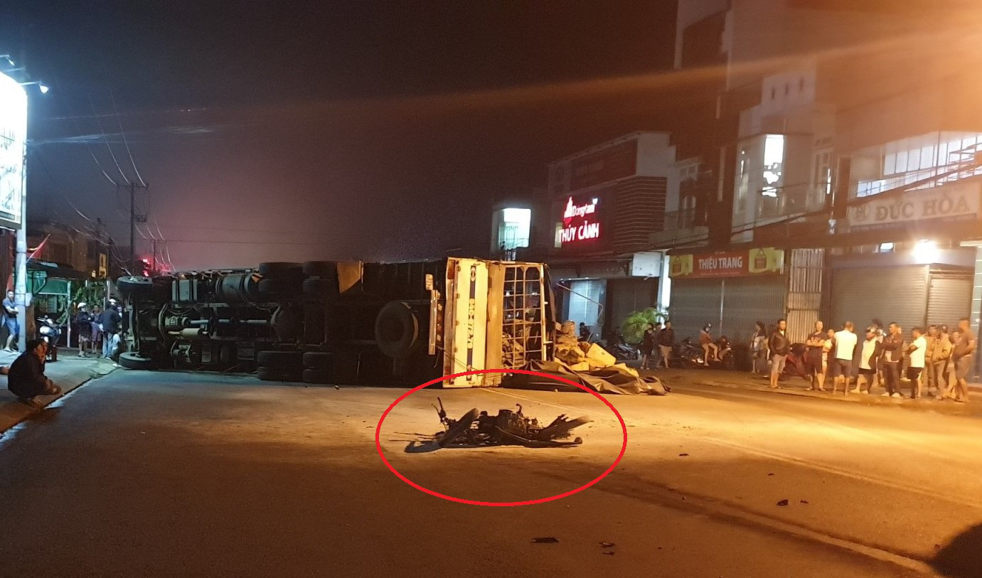 Tai nạn liên hoàn 4 xe trên Quốc lộ 20 - Ảnh 2.