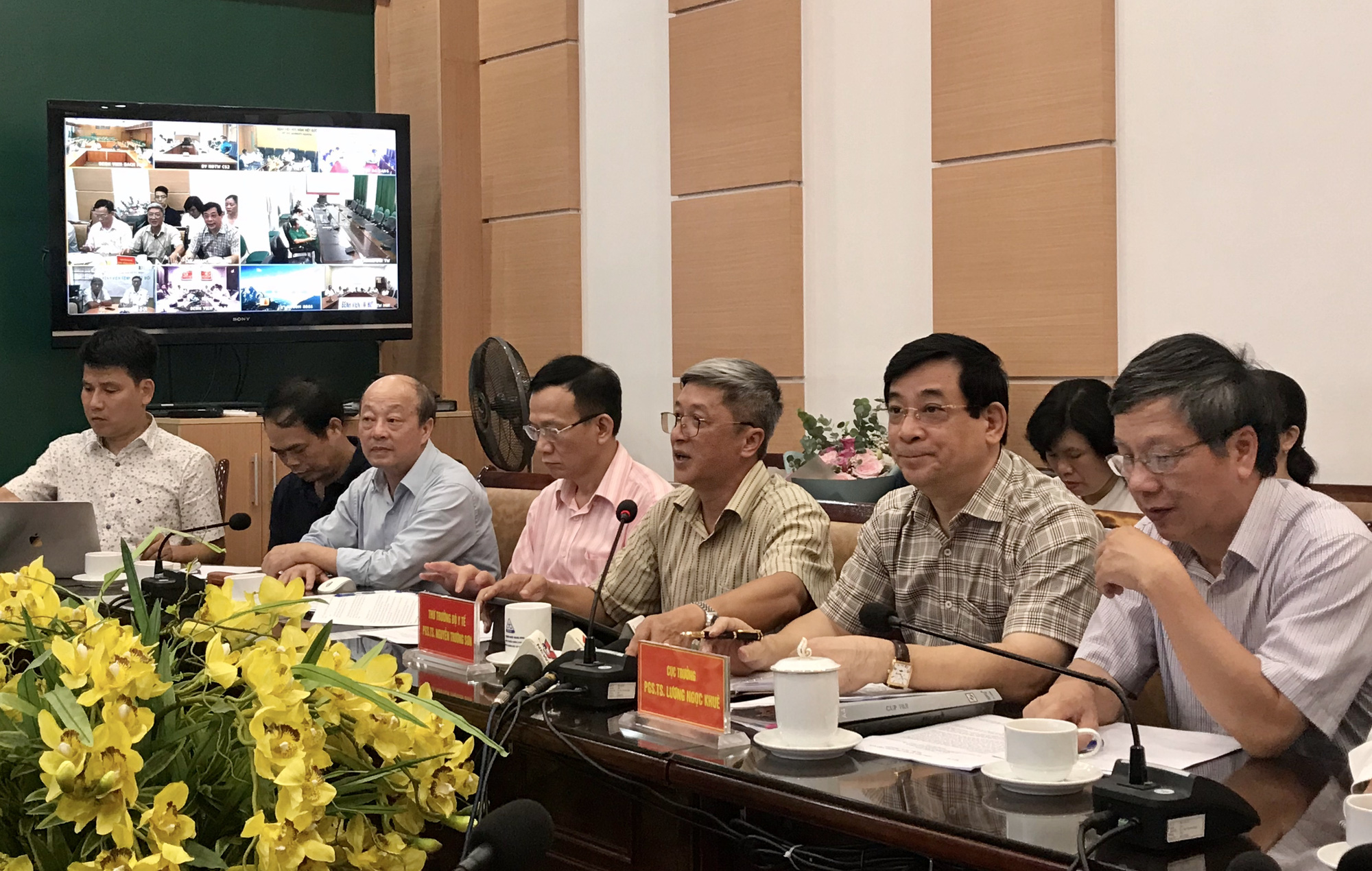 Phi c&ocirc;ng người Anh tiếp tục điều trị ở khoa hồi sức t&iacute;ch cực - Ảnh 2.