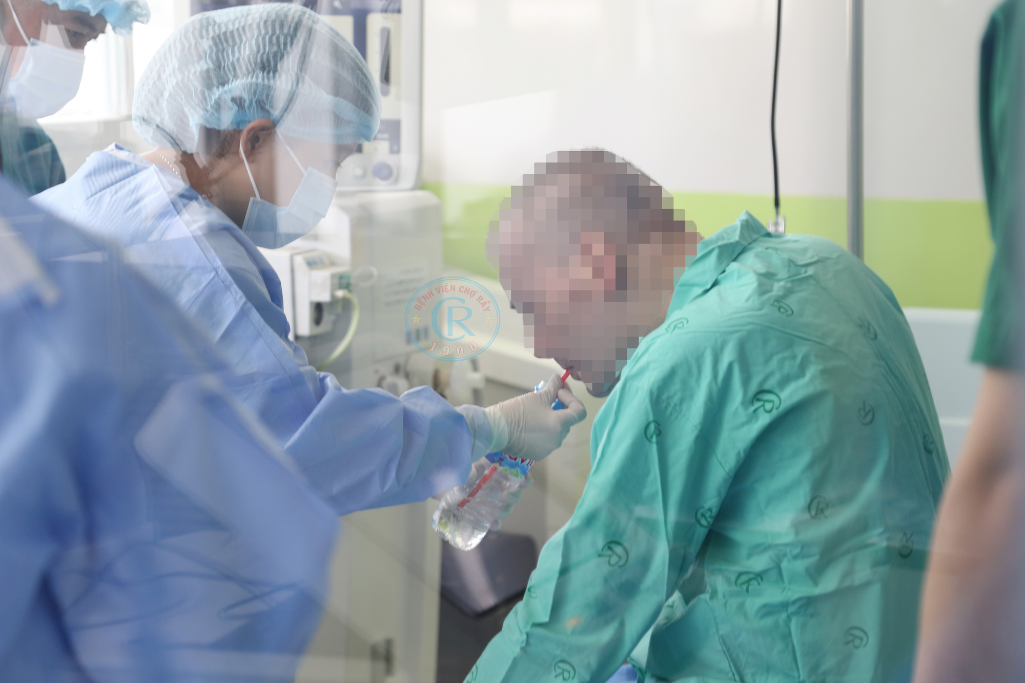 CLIP: Phi công người Anh mắc Covid-19 mong sớm xuất viện trở về quê hương