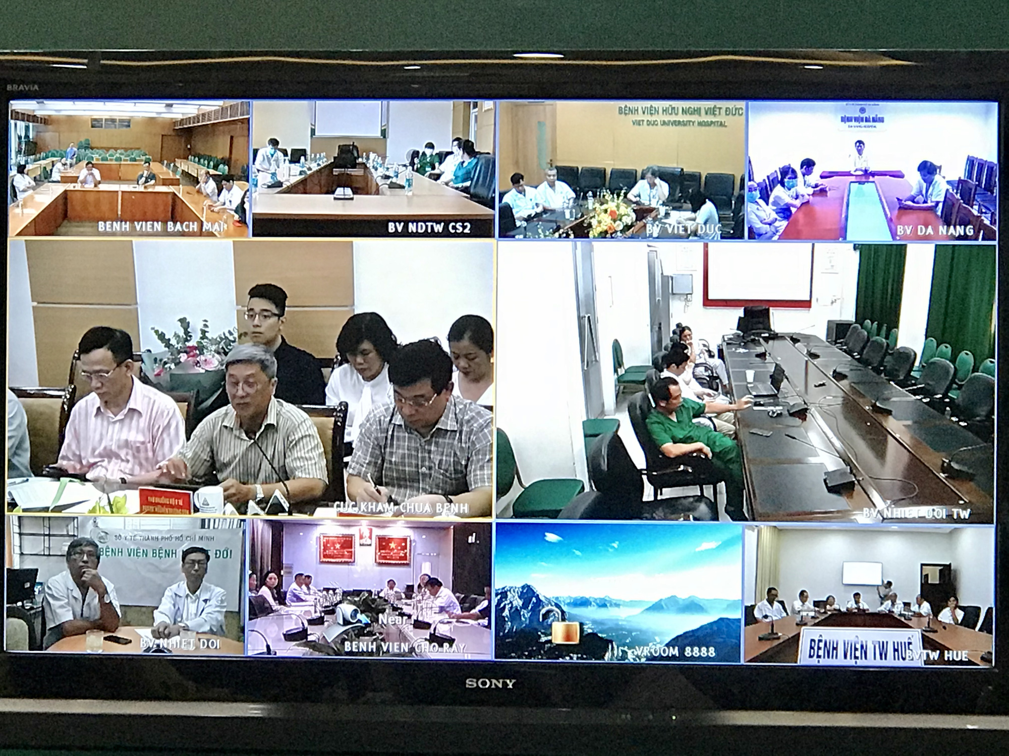 Phi c&ocirc;ng người Anh tiếp tục điều trị ở khoa hồi sức t&iacute;ch cực - Ảnh 1.