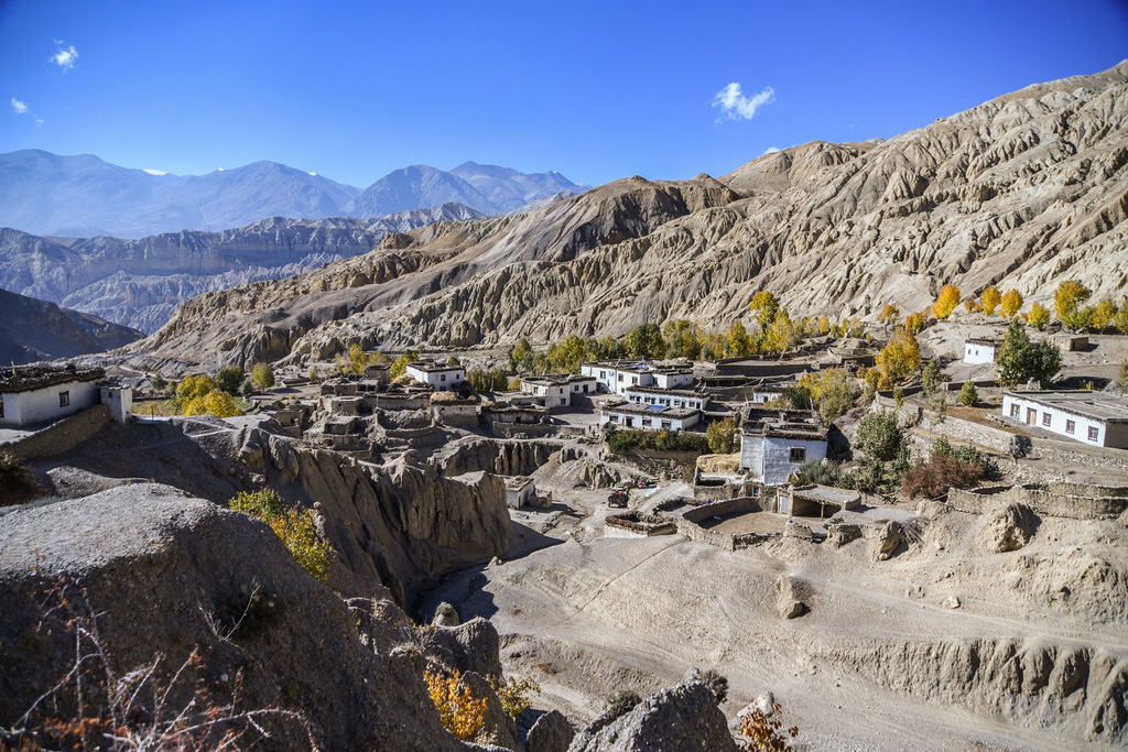 Vương quốc ẩn khuất tr&ecirc;n d&atilde;y Himalaya, nơi phụ nữ lấy nhiều chồng - Ảnh 1.