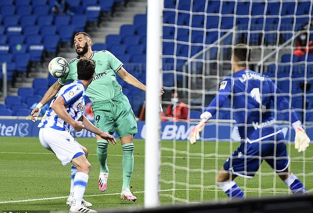 Người h&ugrave;ng giấu mặt ra tay, Real Madrid so&aacute;n ng&ocirc;i đầu La Liga - Ảnh 4.