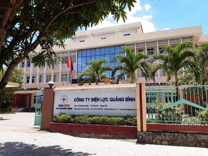 Đình chỉ công tác 2 lãnh đạo Điện lực Quảng Bình liên quan đến "ghi nhầm" tiền điện khách hàng tăng gấp 33 lần