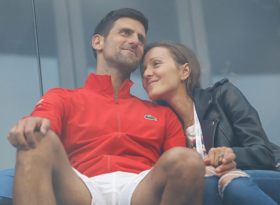 Djokovic và vợ nhiễm Covid-19, làng banh nỉ sốc toàn tập