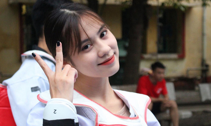 Những b&oacute;ng hồng r&egrave;n th&acirc;n thể bằng v&otilde; thuật - Ảnh 3.