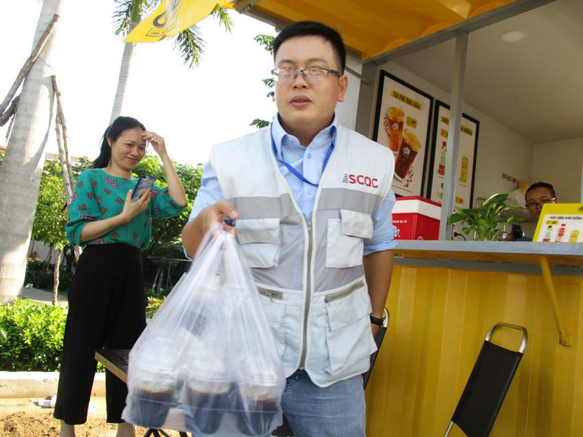 C&agrave; ph&ecirc; &Ocirc;ng Bầu đến c&ocirc;ng trường - Ảnh 6.