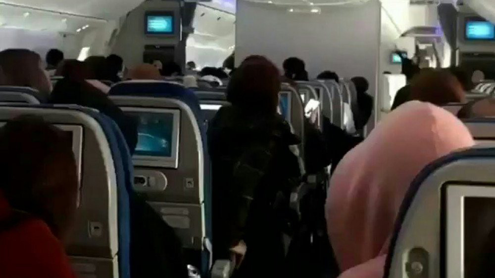 Điên cuồng vì thần tượng, fan nữ ra tòa nhận án