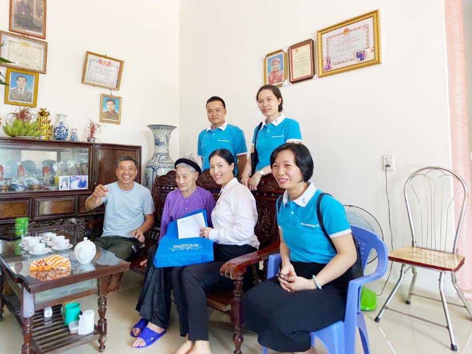 Eximbank đền ơn đáp nghĩa nhân ngày Thương binh - Liệt sĩ - Ảnh 2.