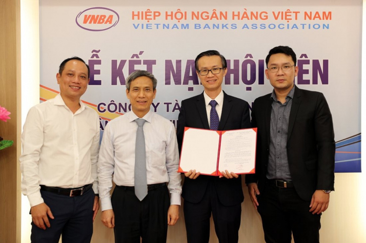 FE CREDIT gia nhập Hiệp hội Ngân hàng Việt Nam