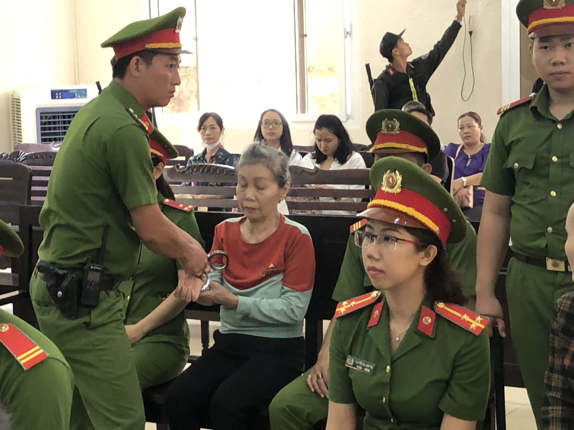 X&eacute;t xử vụ giết người giấu thi thể trong b&ecirc; t&ocirc;ng ở B&igrave;nh Dương - Ảnh 5.
