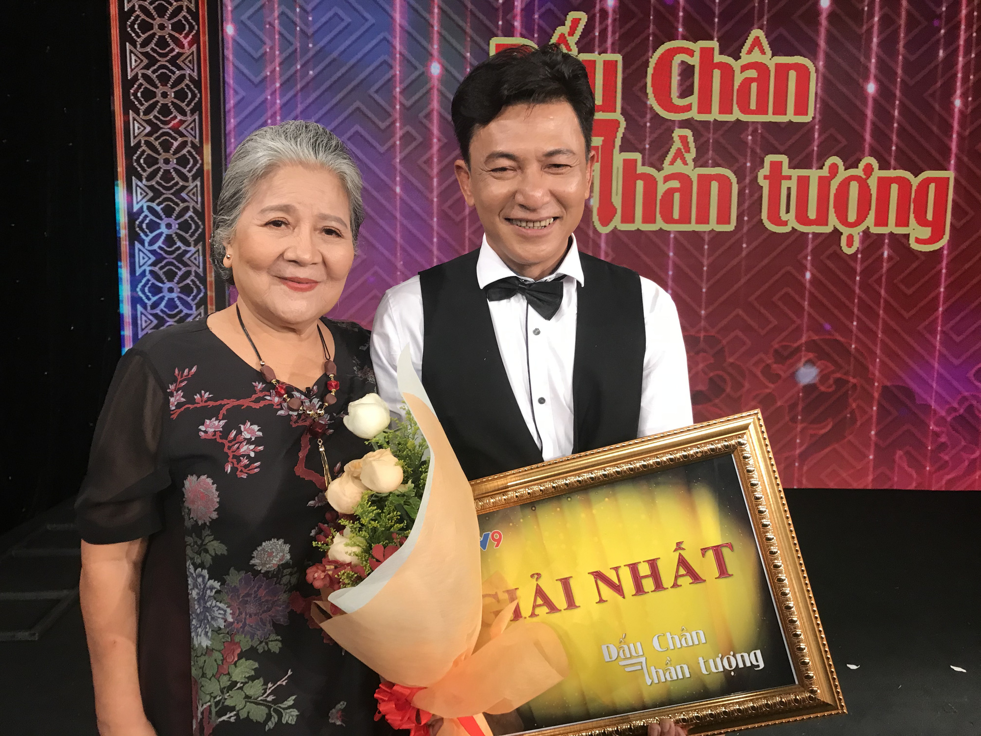 NSƯT Lê Thiện xúc động khi theo "Dấu chân thần tượng"