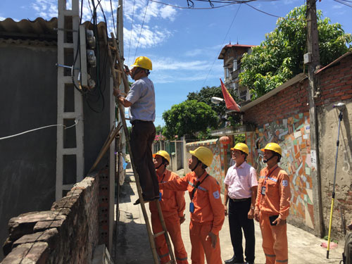 Tiền điện tăng bất thường: Nghi đồng hồ điện không chính xác